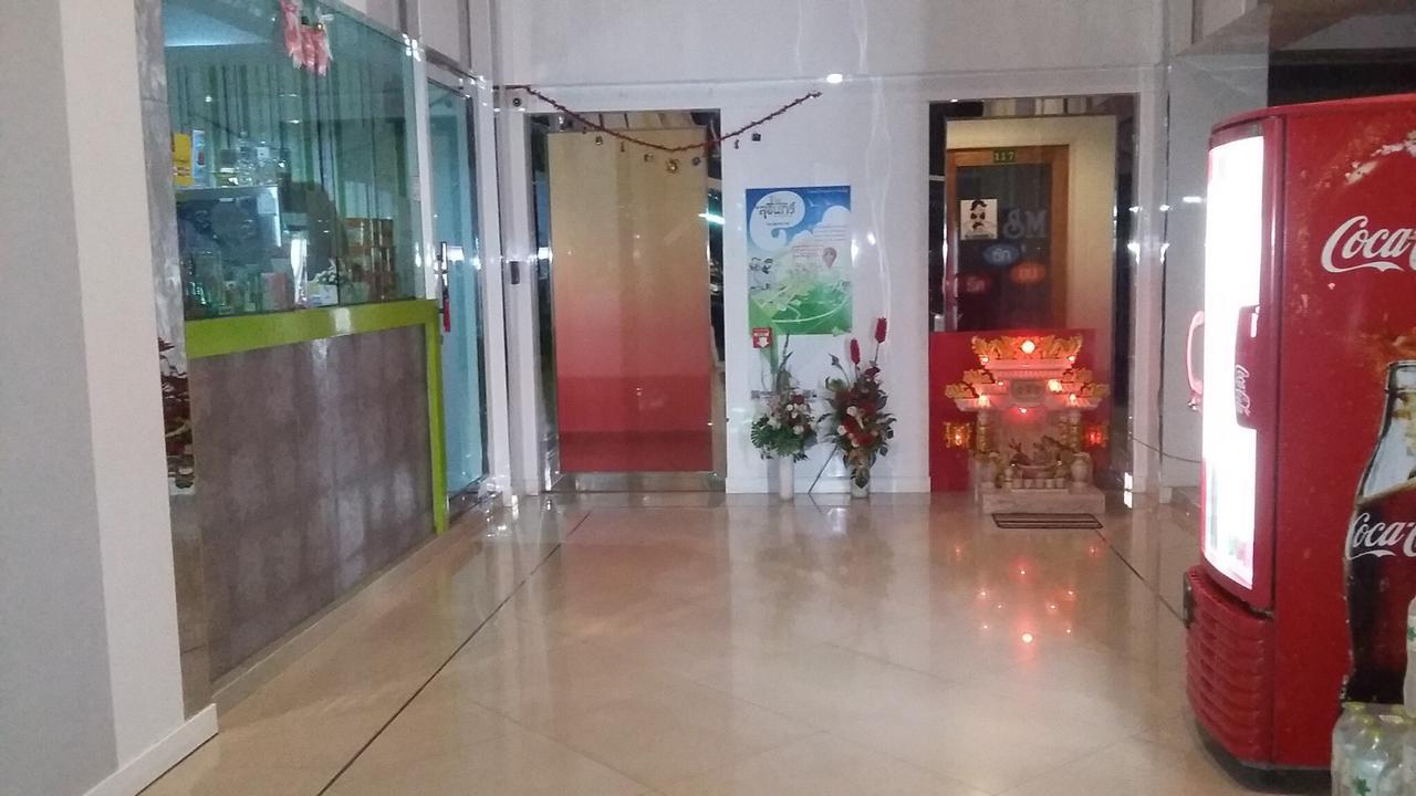 Surin Mansion Hotel Bagian luar foto