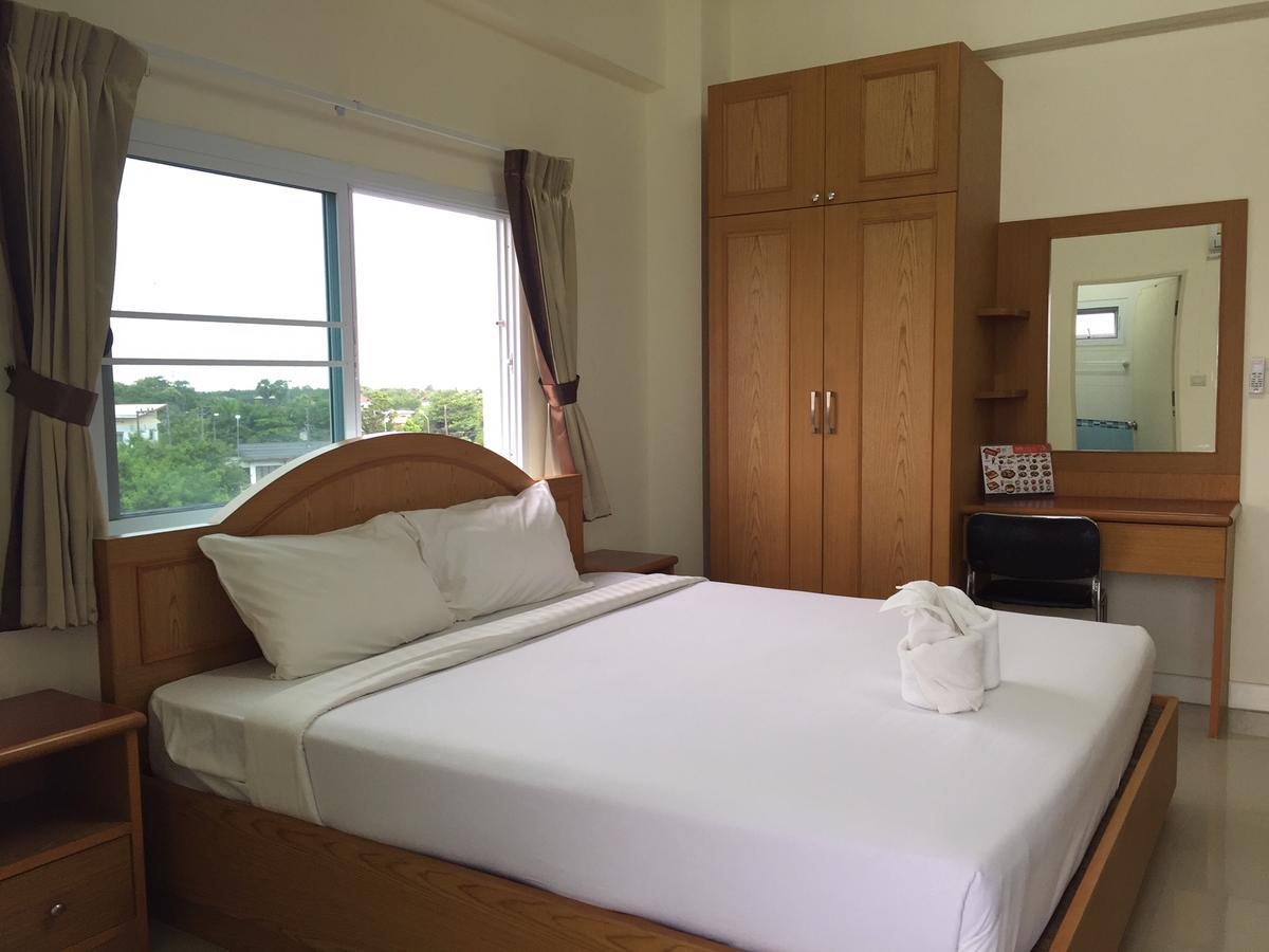 Surin Mansion Hotel Bagian luar foto