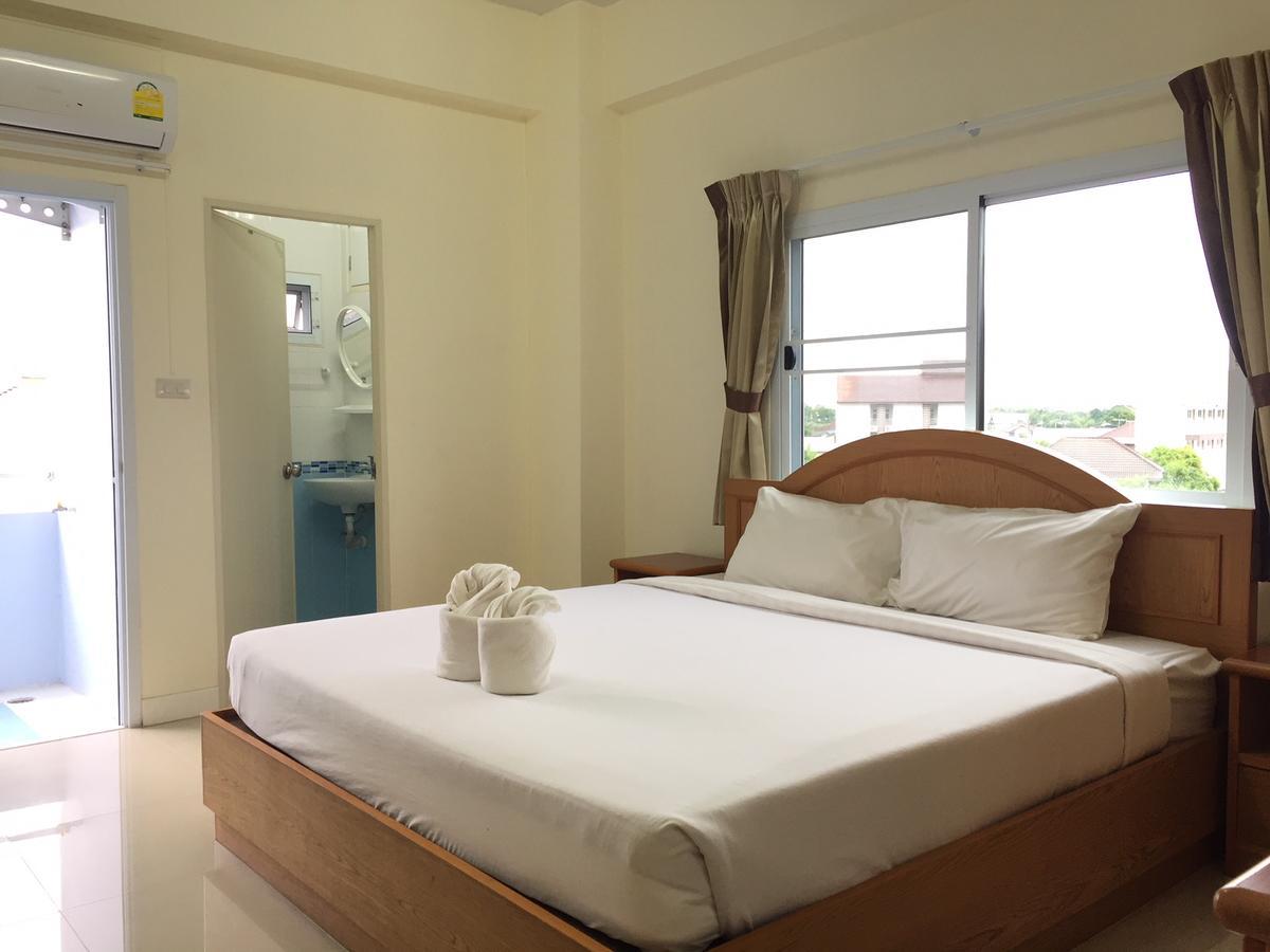 Surin Mansion Hotel Bagian luar foto