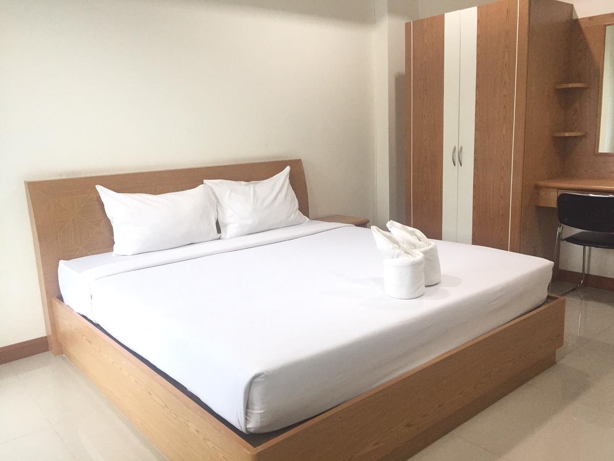 Surin Mansion Hotel Bagian luar foto