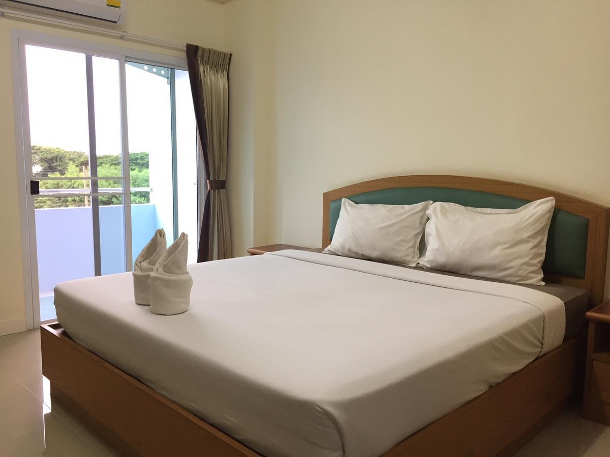 Surin Mansion Hotel Bagian luar foto